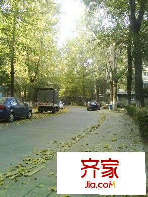 南湖天久云門外景圖 
