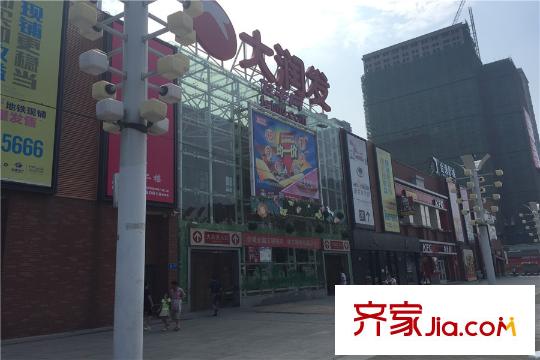 美聯(lián)聯(lián)邦生活區(qū)一期美聯(lián)時(shí)光里周邊大潤發(fā)超市