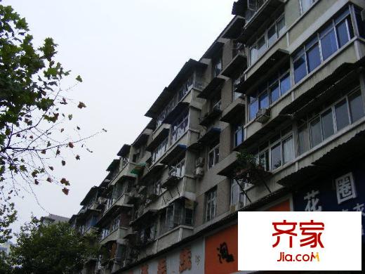 營(yíng)房北村外景圖 