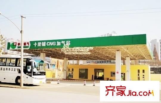 塞納河畔周邊加油站
