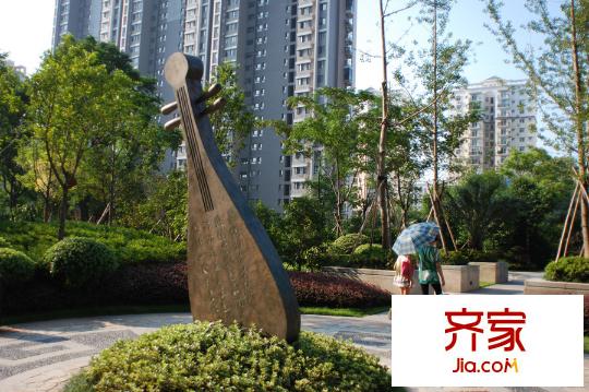 新長(zhǎng)江香榭琴臺(tái)小區(qū)內(nèi)綠化（20150727）