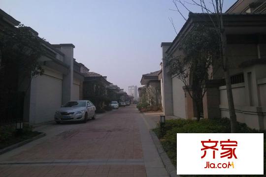 中冶南方韻湖首府小區(qū)通道（20150326）