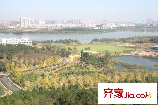 龍?jiān)窞懓吨苓叢佚垗u濕地公園