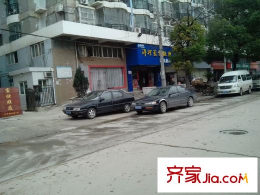 海聯(lián)時代廣場周邊洋河藍(lán)色經(jīng)典