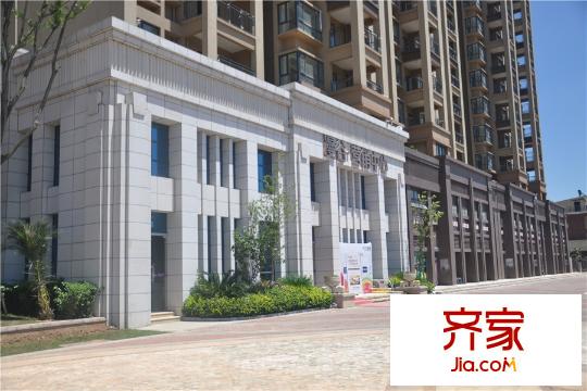 世紀(jì)萬(wàn)通漫谷售樓部大門(mén)（2015.8.28）