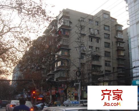 東民里外景圖