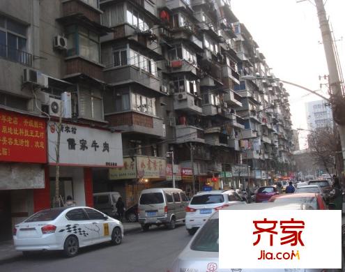 東民里外景圖
