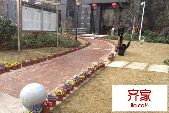 名流公館一期小區(qū)人行走道（20150305）
