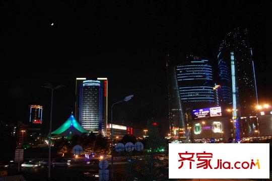 中建東湖明珠周邊華美達(dá)和國(guó)際廣場(chǎng)夜景