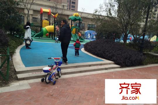 華潤(rùn)置地橡樹(shù)灣已入住社區(qū)內(nèi)部實(shí)景（20150319）
