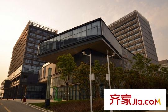 桃花源周邊未來科技城園區(qū)內