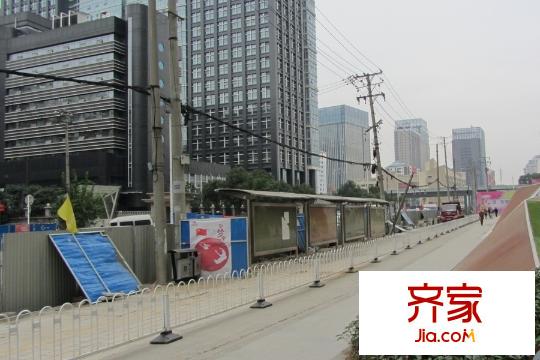 中國鐵建1818中心項(xiàng)目道路實(shí)景（20150323）