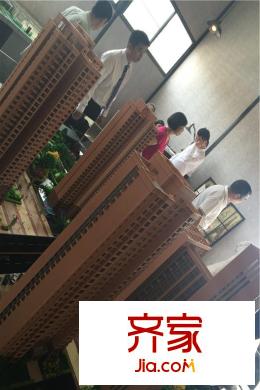 瑞云居外展點(diǎn)展示沙盤(pán)一側(cè)（20150830）