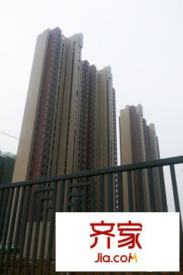 幸福灣k5地塊4、5號樓側(cè)面進(jìn)度(20151014)