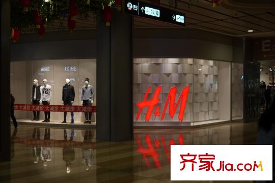 楚天都市雅園周邊快時(shí)尚服裝店