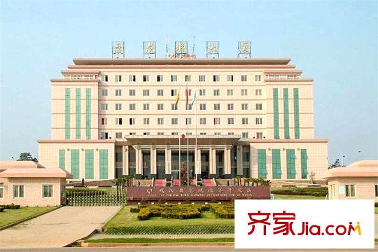 盤龍理想城周邊配套盤龍城大廈