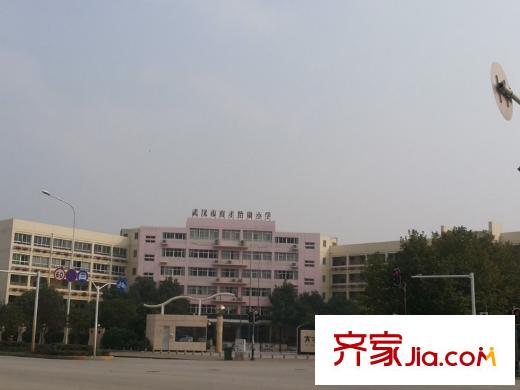 新世界夢湖香郡周邊的怡康小學