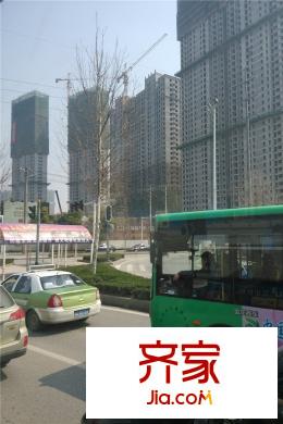國(guó)際百納樓棟外圍側(cè)面遠(yuǎn)景(20150528)
