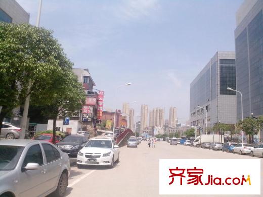 中國(guó)鐵建國(guó)際城周邊配套龍陽(yáng)湖北路