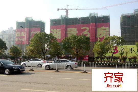 盤龍廣場(chǎng)施工工地外圍（20151019）