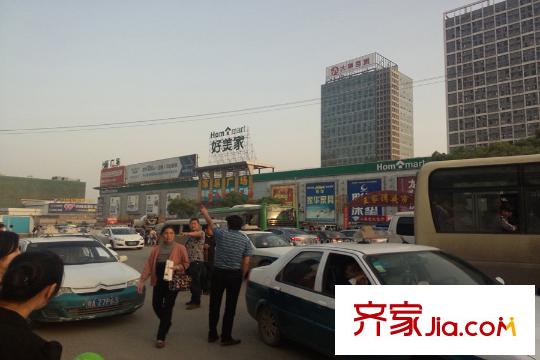王家灣中央生活區(qū)中央之星SOHO邊好美家家居市場(chǎng)
