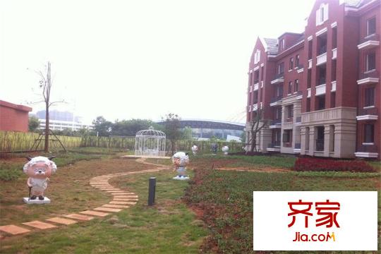 聯(lián)投金色港灣劍橋郡洋房外立面（2015.3.25）