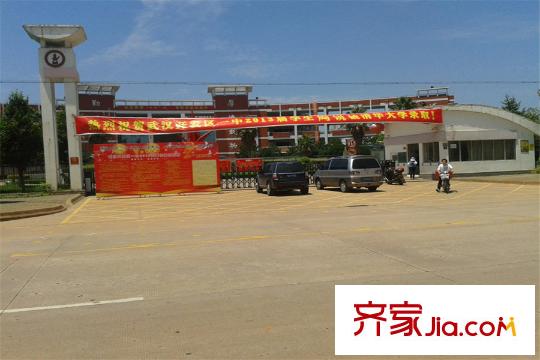 聯(lián)投金色港灣劍橋郡周邊開發(fā)區(qū)一中