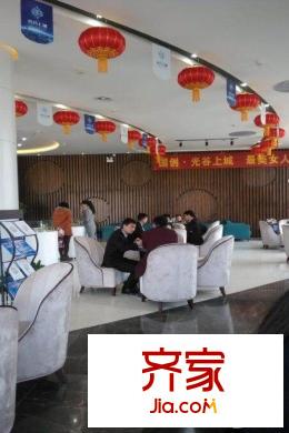 國創(chuàng)光谷上城售樓部人氣（20150305）