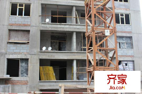 彩虹灣實(shí)景圖施工現(xiàn)場(chǎng)（2012.8.8）