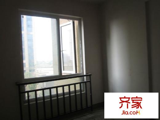 綠地中央廣場(chǎng)主臥窗戶(hù)（20140827）