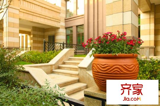 百瑞景中央生活區(qū)外景圖別墅門口（2012.12.31）