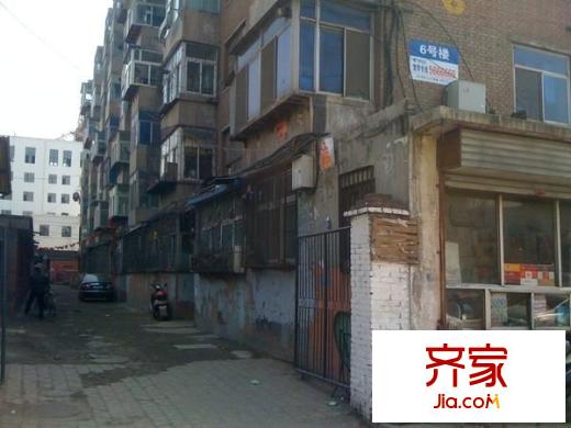電力開關(guān)廠宿舍外景圖 