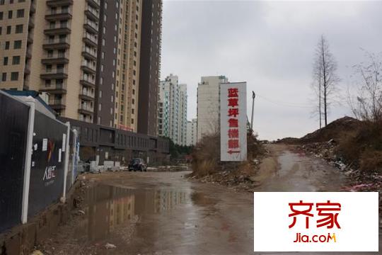 新澳藍(lán)草坪小區(qū)入口（20150330）