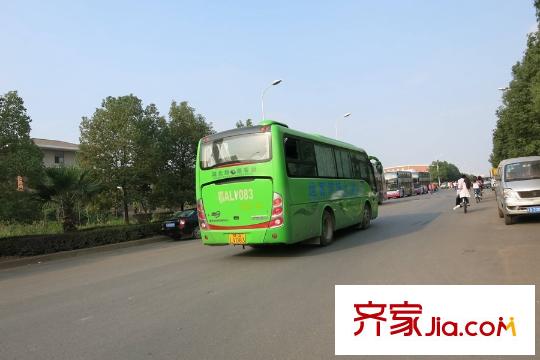 陽光100大湖第別墅周邊街景