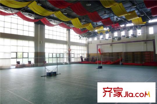 奧特萊斯V公寓周邊羽毛球館