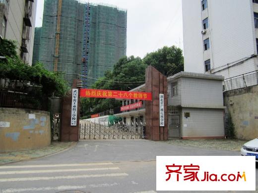 龍陽1號周邊廣播電視學校