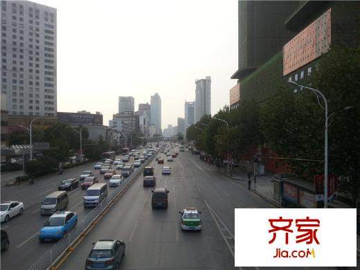 南國(guó)中心門前解放大道（20141014）