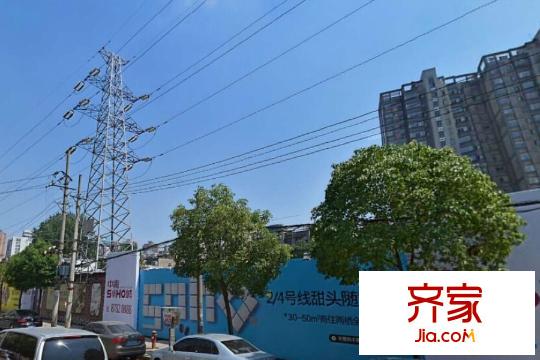 中南SOHO城廣告欄實(shí)景（20150603）