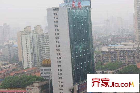 天下龍嶺廣場(chǎng)周邊武鍋大廈