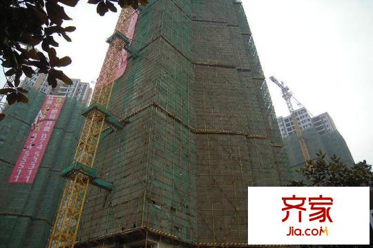 光谷坐標城九期在建樓棟仰視圖（20150110）