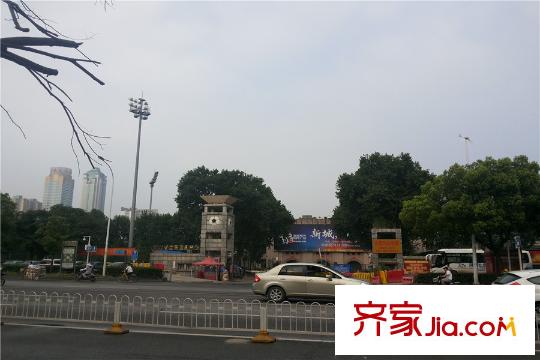越秀國際金融匯周邊新華路體育館