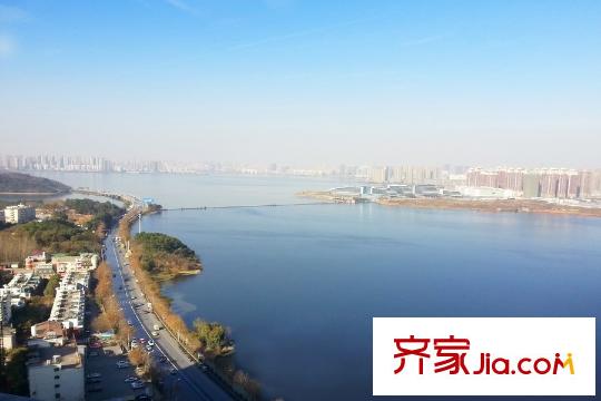 南湖時(shí)尚城周邊湖景2
