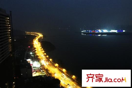 南湖時(shí)尚城周邊夜景