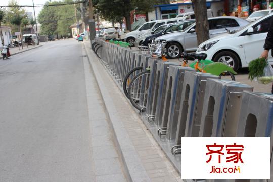 百德?尚景約100米公交自行車(chē)點(diǎn)（2015-10-13）