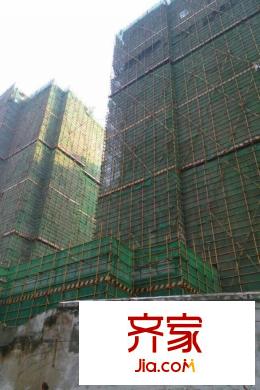 楚天都市雅園建筑側(cè)面實(shí)景（20150323）