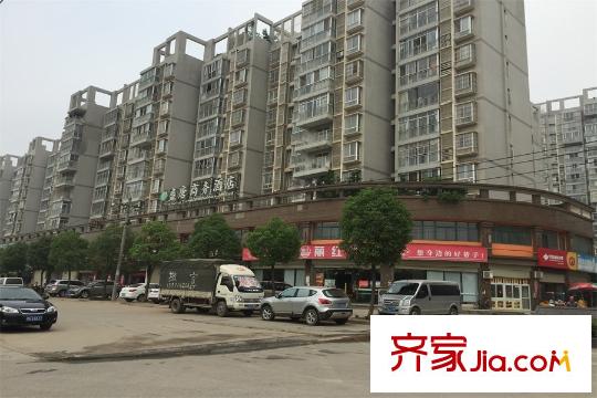 楊春湖畔周邊盛唐商務(wù)酒店