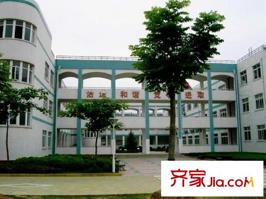 金地瀾菲溪岸周邊三角湖小學(xué)