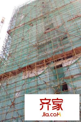 青年公社在建樓棟近處實(shí)拍圖(20150804)