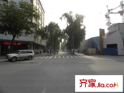 貴通潤(rùn)園配套圖項(xiàng)目中間穿過(guò)的菜園街0