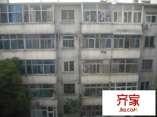 建南鐵路宿舍外景圖 